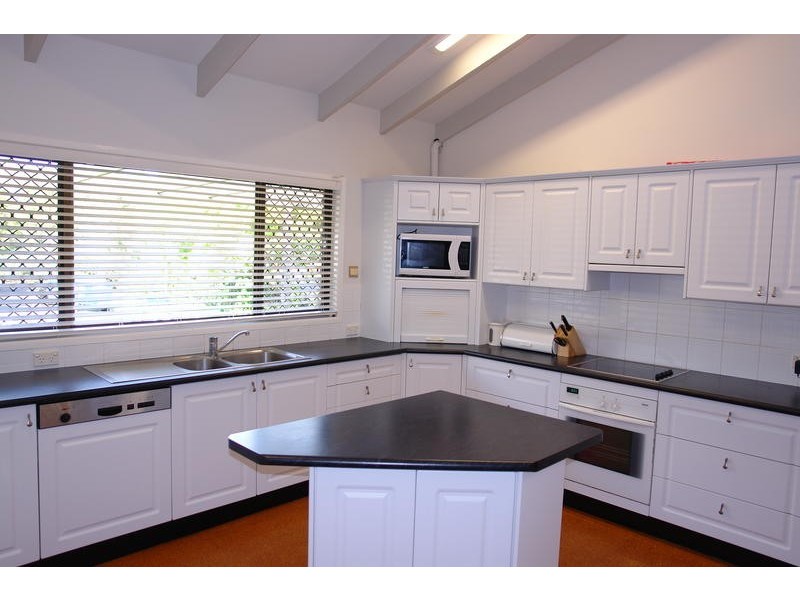 9 Pulas Place, Bellbowrie QLD 4070